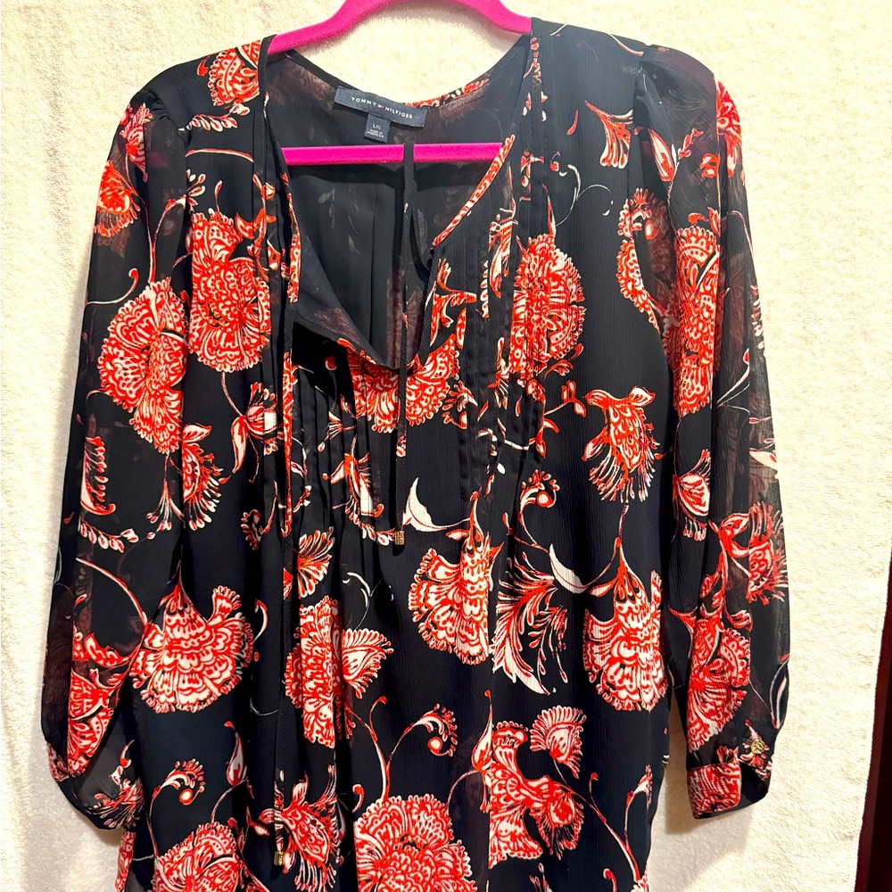 Flowy Blousy top with tied opening at neckline- red white and blue.